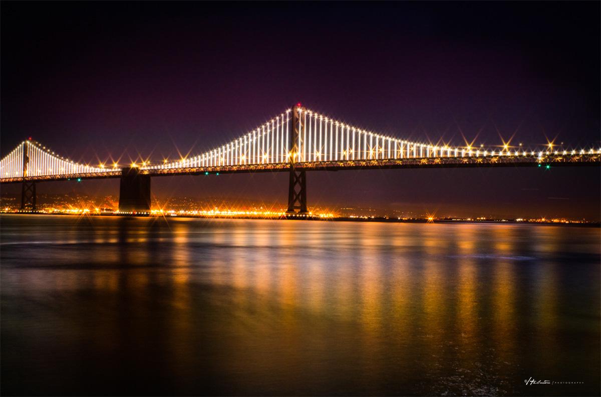 Bay Bridge iluminada