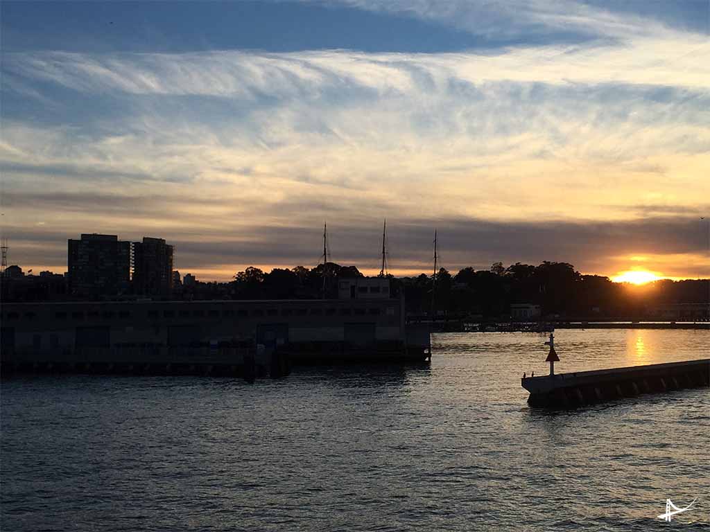 Vista do por do sol dos barcos