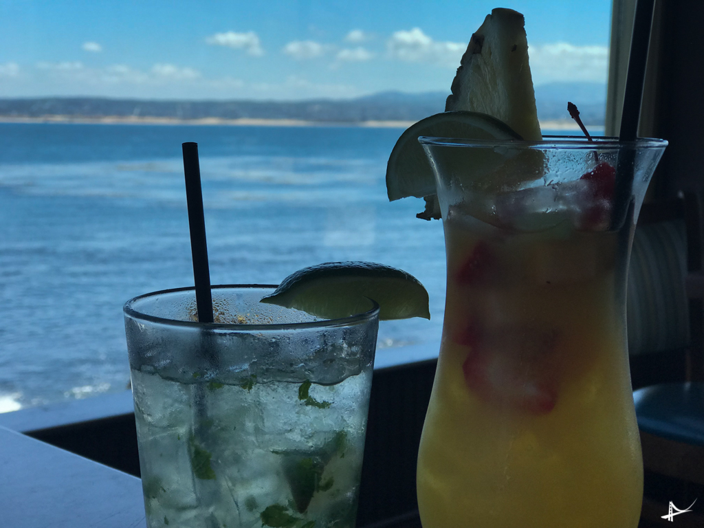 Drinks com vistas lindas de Monterey