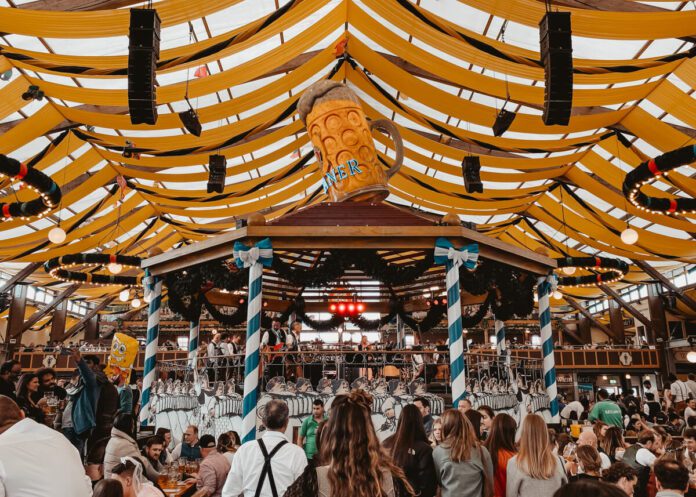 Banda na Oktoberfest