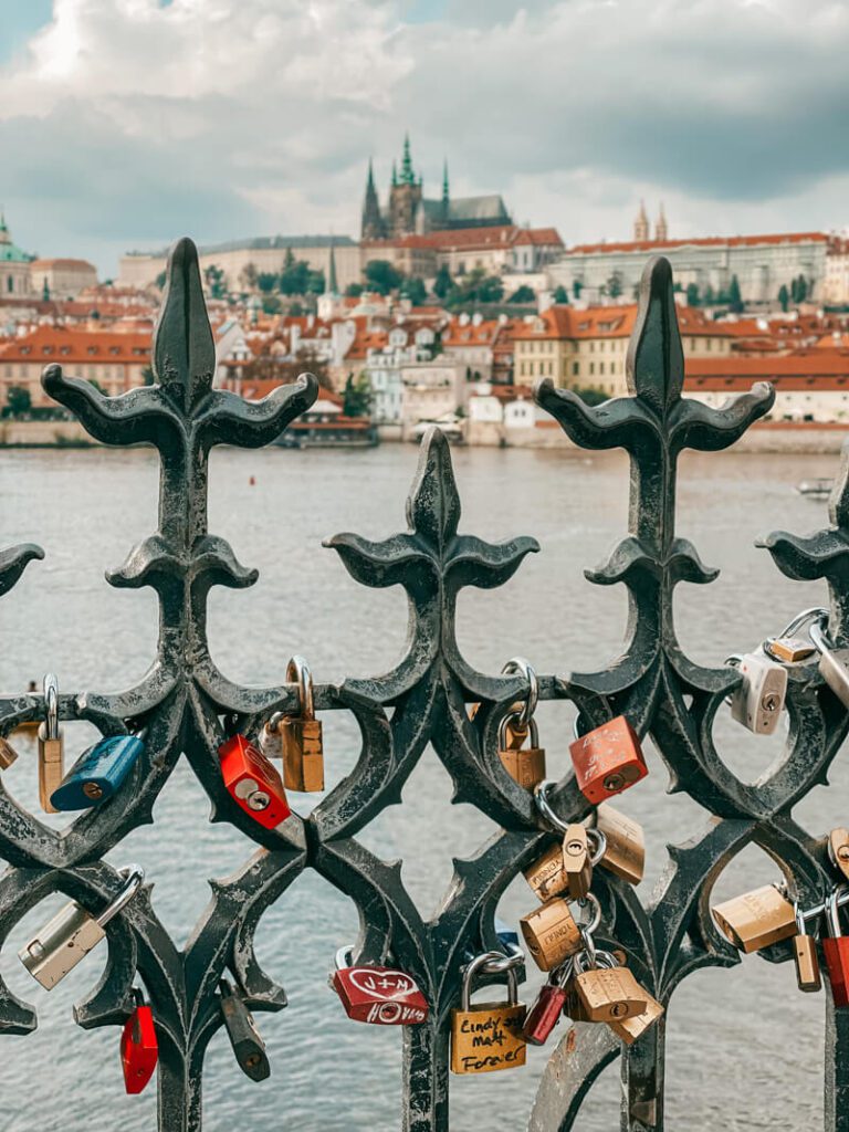 Castelo de Praga ao fundo