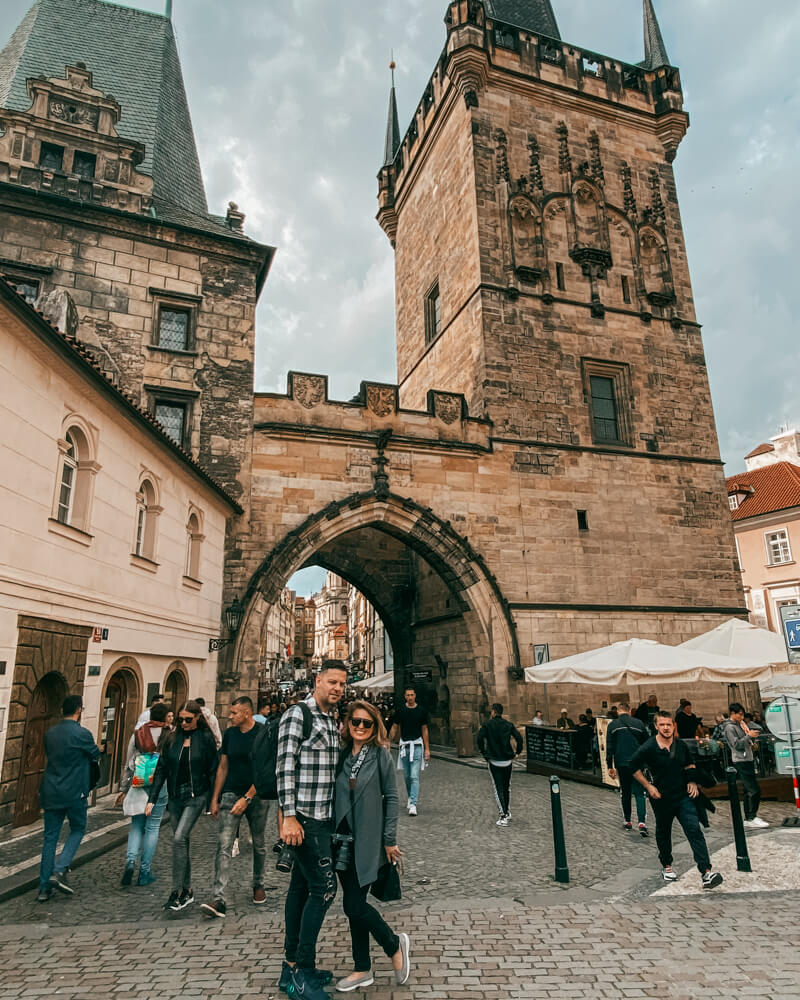 Explorando as rendedezas da ponte em Praga