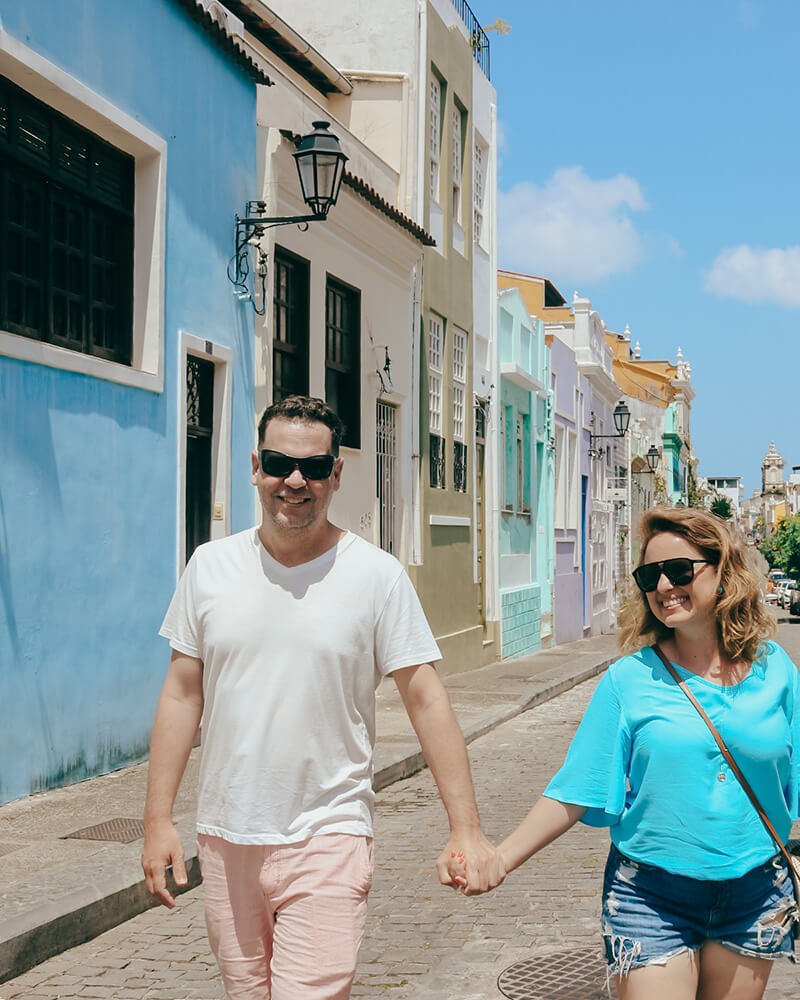 casal passeando pelo Pelourinho